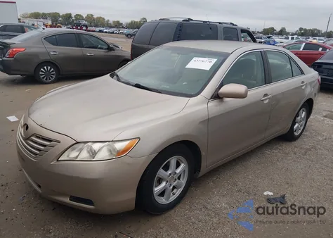 2007 Toyota Camry Le z USA, uszkodzony, nr VIN 4T1BE46K17U123783